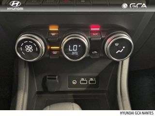 44800 : Hyundai NANTES SAINT HERBLAIN - GCH NANTES - RENAULT Captur - Captur - Bleu Iron/Blanc Albatre - Traction - Hybride : Essence/Electrique