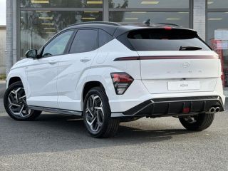 57200 : Hyundai Sarreguemines - Theobald Automobiles - HYUNDAI Kona - Kona - Atlas White/Toit/rétros Black - Traction - Hybride : Essence/Electrique