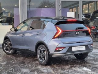 57100 : Hyundai Thionville - Théobald Automobiles - HYUNDAI Bayon - Bayon - Meta Blue Métal/Toit+rétros Black - Traction - Essence