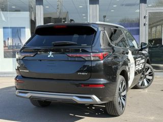 57100 : Hyundai Thionville - Théobald Automobiles - MITSUBISHI Outlander - Outlander - Diamond Black Spéciale - Transmission intégrale - Hybride rechargeable : Essence/Electrique