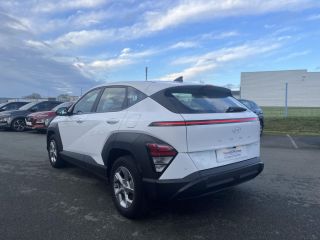 49300 : Hyundai Cholet - Océane Auto - HYUNDAI KONA Intuitive - KONA II - Blanc - Automate sequentiel - Essence / Courant électrique