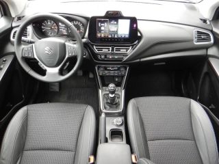 52000 : Hyundai Chaumont - Garage Michel Bazin - SUZUKI S-Cross - S-Cross - Silky Silver métallisé - Transmission intégrale - Essence/Micro-Hybride