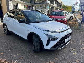 89100 : Hyundai Sens - APS - HYUNDAI Bayon - Bayon - Polar White/Toit/rétros Black - Traction - Essence/Micro-Hybride