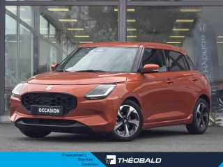 57200 : Hyundai Sarreguemines - Theobald Automobiles - SUZUKI Swift - Swift - So'Color Flame Orange Pearl/Black métal - Traction - Essence/Micro-Hybride