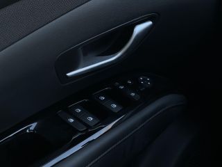 77240 : Hyundai Melun - CAP FOURNIER - HYUNDAI TUCSON Creative - TUCSON IV - Rouge - Boîte automatique - Essence / Courant électrique