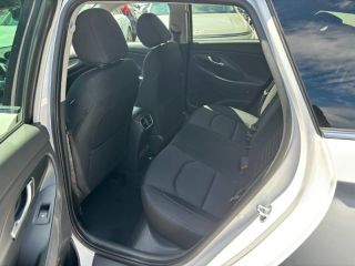 89100 : Hyundai Sens - APS - HYUNDAI i30 SW - i30 SW - Serenity White métal - Traction - Essence