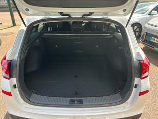 89100 : Hyundai Sens - APS - HYUNDAI i30 SW - i30 SW - Serenity White métal - Traction - Essence