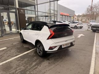 45000 : Hyundai Orléans Motors - HYUNDAI Bayon - Bayon - Atlas White Métal/Toit+rétros Black - Traction - Essence