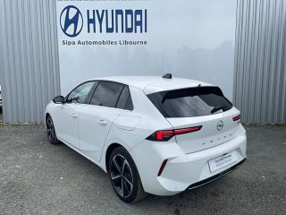 33110 : Hyundai Bordeaux Nord Le Bouscat - Sipa Automobiles - OPEL ASTRA Elegance Business - ASTRA (10/2021) - BLANC - Boîte automatique - Essence / Courant électrique