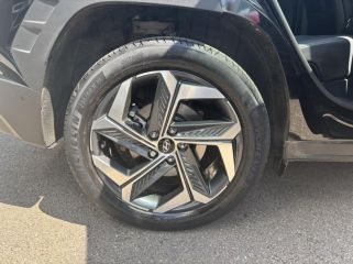 89100 : Hyundai Sens - APS - HYUNDAI Tucson - Tucson - Phantom Black Métal - Traction - Hybride : Essence/Electrique