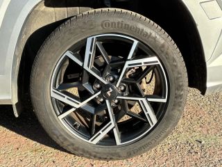 33110 : Hyundai Bordeaux Nord Le Bouscat - Sipa Automobiles - HYUNDAI TUCSON N Line Creative - TUCSON (03/2024) - GRIS - Boîte automatique - Essence / Courant électrique