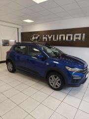 08000 : Hyundai Charleville-Mézières - SVTA - DACIA SANDERO Stepway Confort - SANDERO III - Bleu - Automate à fonct. Continu - Essence sans plomb