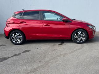 56600 : Hyundai Lorient - Auto Océane - HYUNDAI i20 - i20 - Dragon Red Métal - Traction - Essence