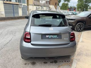 04100 : Hyundai Manosque - Pedinielli - FIAT 500e BERLINE MY22 SERIE 1 STEP 2 Action Plus - 500 III ELECTRIQUE - Gris - Automate à fonct. Continu - Courant électrique