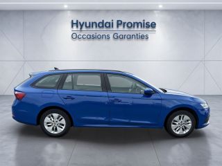 49300 : Hyundai Cholet - Océane Auto - SKODA OCTAVIA COMBI Business - OCTAVIA IV - Bleu - Automate sequentiel - Diesel
