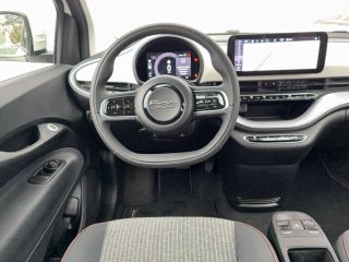 33140 : Hyundai Bordeaux Sud Villenave d'Ornon - Sipa Automobiles - FIAT 500e BERLINE MY22 SERIE 1 STEP 2 Icône - 500 III - White - Automate à fonct. Continu - Courant électrique