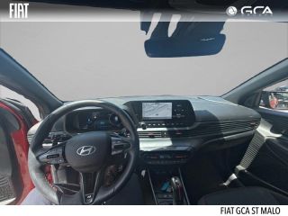35400 : Hyundai Saint-Malo - GCA - HYUNDAI i20 - i20 - Dragon Red Métal/Toit+rétros Black - Traction - Essence