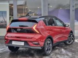 57100 : Hyundai Thionville - Théobald Automobiles - HYUNDAI Bayon - Bayon - Dragon Red Métal/Toit+rétros Black - Traction - Essence