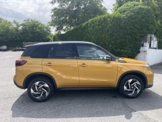78000 : Hyundai Versailles - SOCOHY - SUZUKI Vitara - Vitara - So'Color Solar Yellow Pearl/Black métal - Traction - Essence/Micro-Hybride