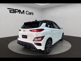 92130 : Hyundai ISSY-LES-MOULINEAUX - BPM Cars - HYUNDAI Kona - Kona - Atlas White/Toit/rétros Black - Traction - Essence/Micro-Hybride