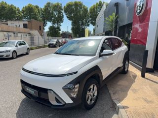 04100 : Hyundai Manosque - Pedinielli - HYUNDAI KONA Intuitive - KONA II - NOIR - Automate sequentiel - Essence / Courant électrique