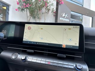 13200 : HYUNDAI Arles - Lexa Automobile - HYUNDAI KONA Intuitive - KONA II - Rouge - Automate sequentiel - Essence / Courant électrique