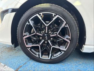 89100 : Hyundai Sens - APS - KIA Ceed - Ceed - Blanc Sensation nacré - Traction - Essence