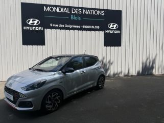 41000 : Hyundai Blois - Mondial Auto - HYUNDAI i10 - i10 - Sleek Silver Métal/Toit/rétros Black - Traction - Essence