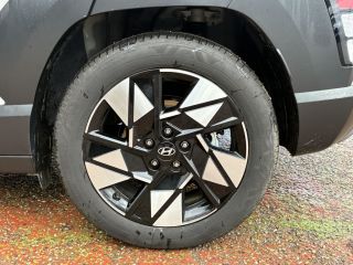 33110 : Hyundai Bordeaux Nord Le Bouscat - Sipa Automobiles - HYUNDAI KONA Creative - KONA II - Gris - Automate sequentiel - Essence / Courant électrique