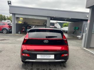 64100 : Hyundai Bayonne - Oceanic Auto - HYUNDAI Bayon - Bayon - Dragon Red Métal - Traction - Essence/Micro-Hybride