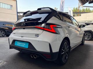 78000 : Hyundai Versailles - SOCOHY - HYUNDAI i20 - i20 - Atlas White - Traction - Essence/Micro-Hybride