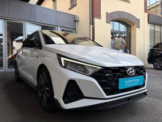 78000 : Hyundai Versailles - SOCOHY - HYUNDAI i20 - i20 - Atlas White - Traction - Essence/Micro-Hybride