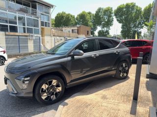 04100 : Hyundai Manosque - Pedinielli - HYUNDAI KONA Creative - KONA II - Gris - Automate sequentiel - Essence / Courant électrique