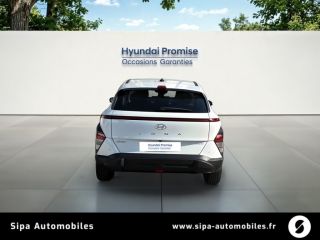 33110 : Hyundai Bordeaux Nord Le Bouscat - Sipa Automobiles - HYUNDAI KONA Intuitive - KONA II - Blanc - Automate sequentiel - Essence / Courant électrique