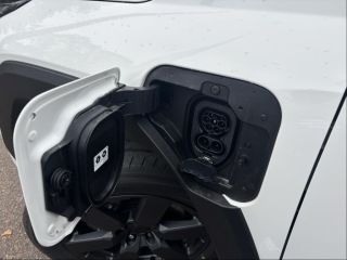89100 : Hyundai Sens - APS - SUZUKI Across - Across - Super White - Transmission intégrale - Hybride rechargeable : Essence/Electrique