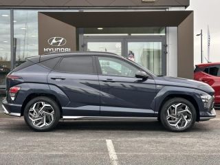 57200 : Hyundai Sarreguemines - Theobald Automobiles - HYUNDAI Kona - Kona - Denim Blue prl mtl/Toit/rétros Black - Traction - Hybride : Essence/Electrique