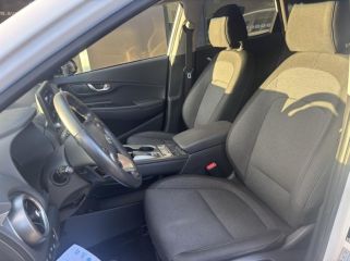 50300 : Hyundai Avranches - GCA - HYUNDAI Kona - Kona - Chalk White Métal - Traction - Electrique
