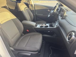 50300 : Hyundai Avranches - GCA - HYUNDAI Kona - Kona - Chalk White Métal - Traction - Electrique
