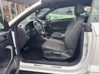 89100 : Hyundai Sens - APS - VOLKSWAGEN T-Roc Cabriolet - T-Roc Cabriolet - Blanc Pur, capote noire - Traction - Essence