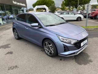 56000 : Hyundai Vannes - Park Lann Automobiles - HYUNDAI i20 - i20 - Meta Blue Métal - Traction - Essence