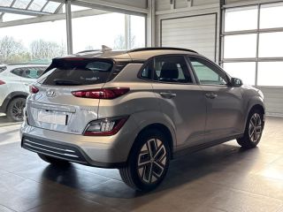 57685 : Hyundai Metz - Theobald Automobiles - HYUNDAI Kona - Kona - Shimmering Silver Métal - Traction - Electrique