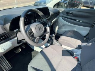 89100 : Hyundai Sens - APS - HYUNDAI Bayon - Bayon - Atlas White/Toit/rétros Black - Traction - Essence/Micro-Hybride