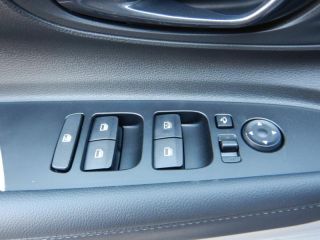 52000 : Hyundai Chaumont - Garage Michel Bazin - HYUNDAI i20 - i20 - Sleek Silver Métal/Toit/rétros Black - Traction - Essence/Micro-Hybride