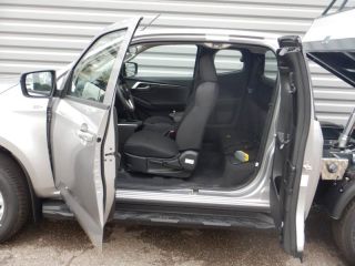 52000 : Hyundai Chaumont - Garage Michel Bazin - ISUZU D-Max - D-Max - Mercury Silver Metallic - Transmission intégrale enclenc - Diesel