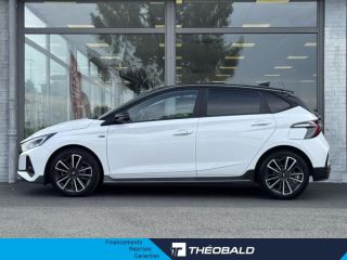 57200 : Hyundai Sarreguemines - Theobald Automobiles - HYUNDAI i20 - i20 - Atlas White Métal/Toit/rétros Black - Traction - Essence/Micro-Hybride