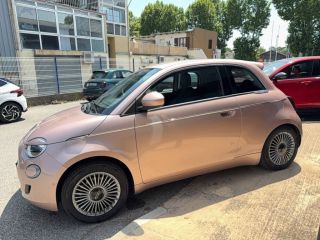 04100 : Hyundai Manosque - Pedinielli - FIAT 500e 3+1 Nouvelle 500 - 500 III ELECTRIQUE - Rouge - Automate à fonct. Continu - Courant électrique