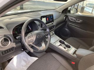 45000 : Hyundai Orléans Motors - HYUNDAI Kona - Kona - Chalk White Métal - Traction - Electrique