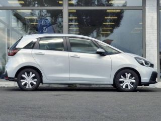 57200 : Hyundai Sarreguemines - Theobald Automobiles - HONDA Jazz - Jazz - Blanc Perle Premium nacré - Traction - Hybride : Essence/Electrique