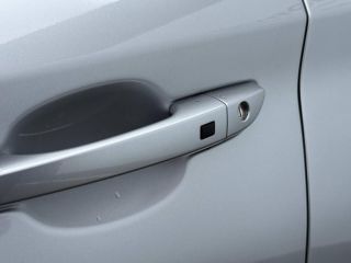 14100 : Hyundai Lisieux - Trajectoire Automobiles - HYUNDAI Kona - Kona - Shimmering Silver Métal - Traction - Electrique