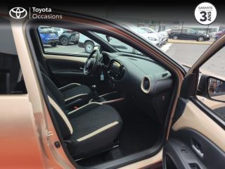 50000 : Hyundai Saint-Lô - GCA - TOYOTA Aygo X - Aygo X - Bi ton beige gingembre   noir - Traction - Essence